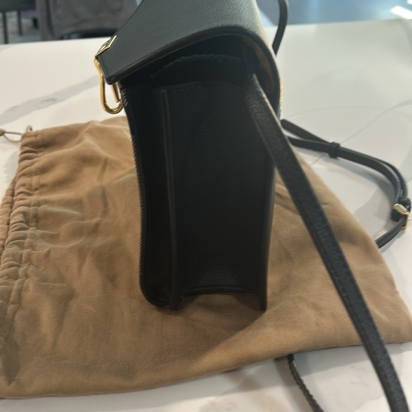 Authentic Burberry Macken Crossbody - Picture 8 of 14